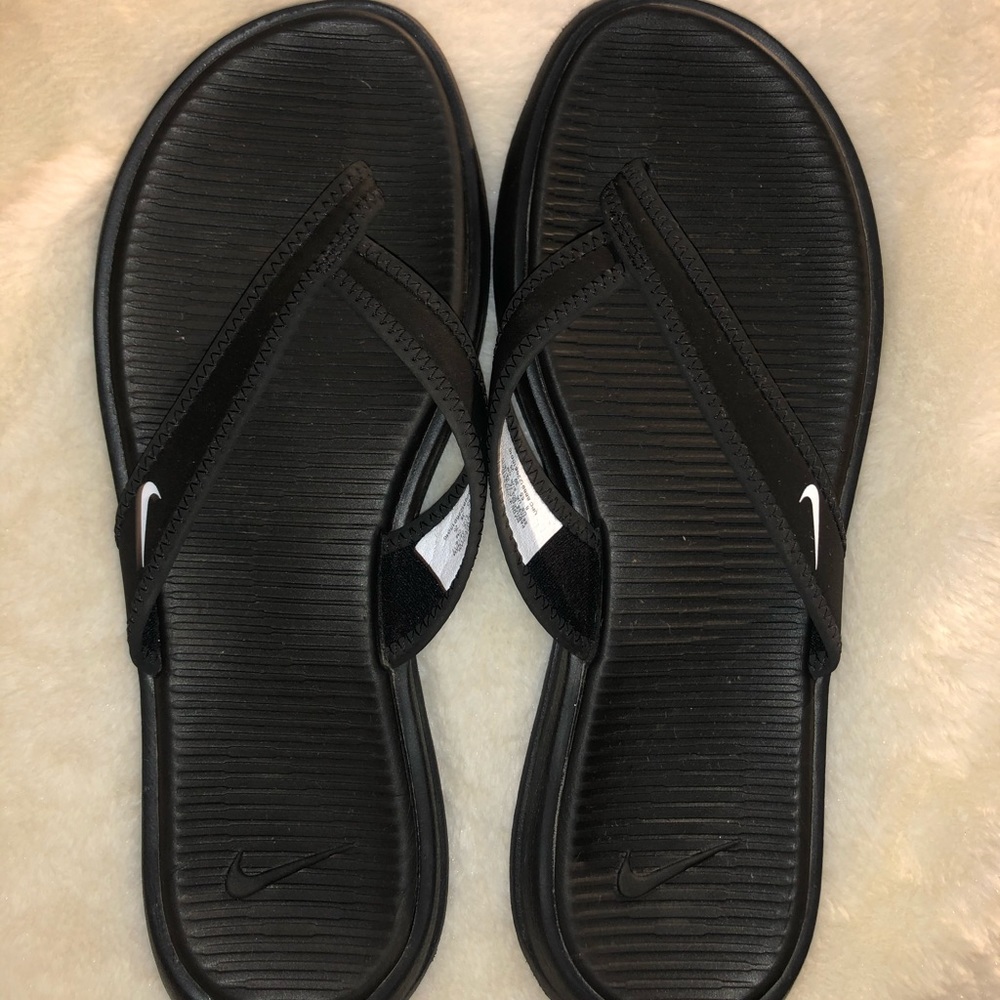 Nike flip flops